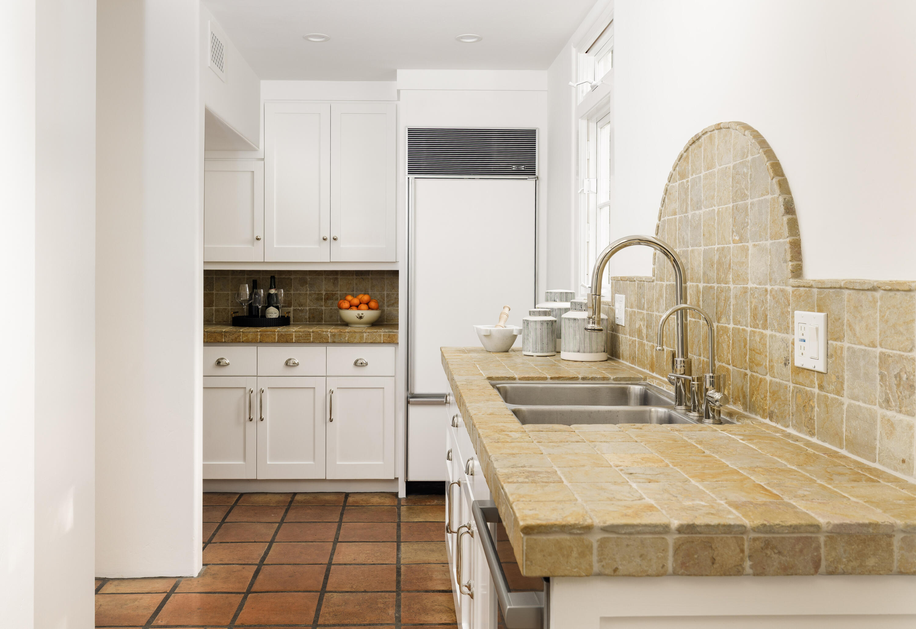 924 Garden Street, Unit F Santa Barbara, CA 93101 - Photo 16 of 34 Kitchen