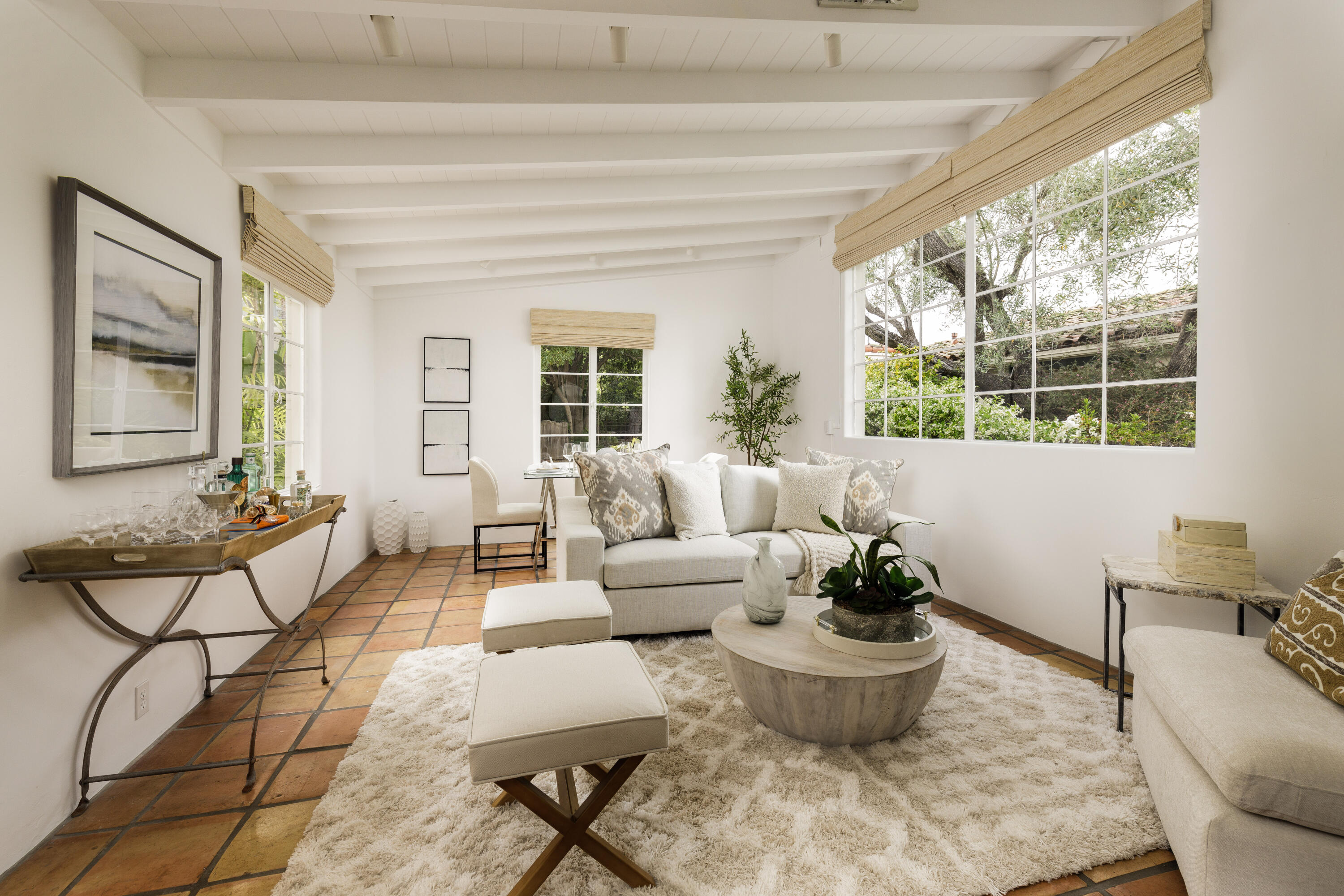 924 Garden Street, Unit F Santa Barbara, CA 93101 - Photo 8 of 34 Living Room