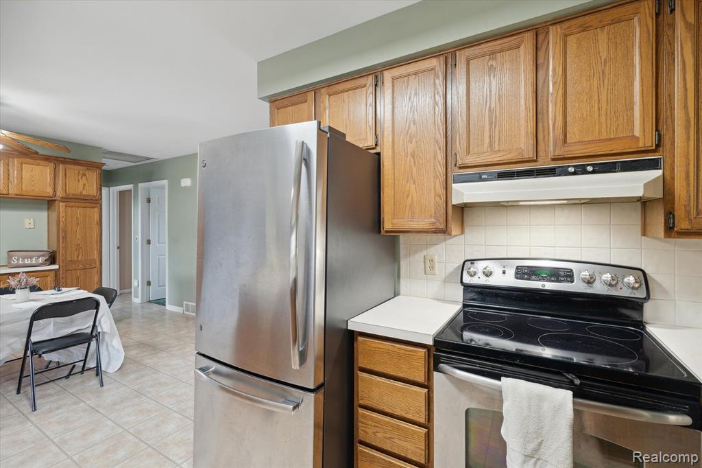 9239 Timberline Drive Grand Blanc, MI 48439 - Photo 11 of 34