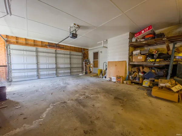 $184,900 | 411 Cherry Hill Drive, Mount Carmel, IL 62863