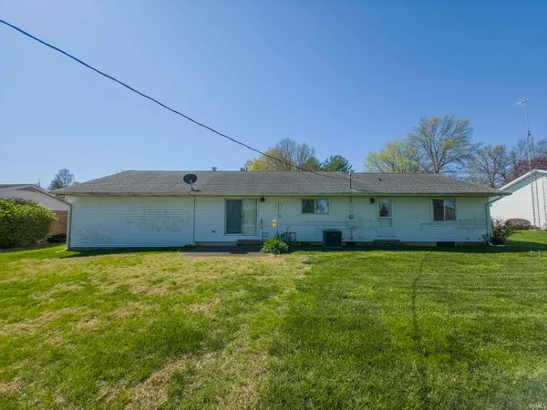 $184,900 | 411 Cherry Hill Drive, Mount Carmel, IL 62863