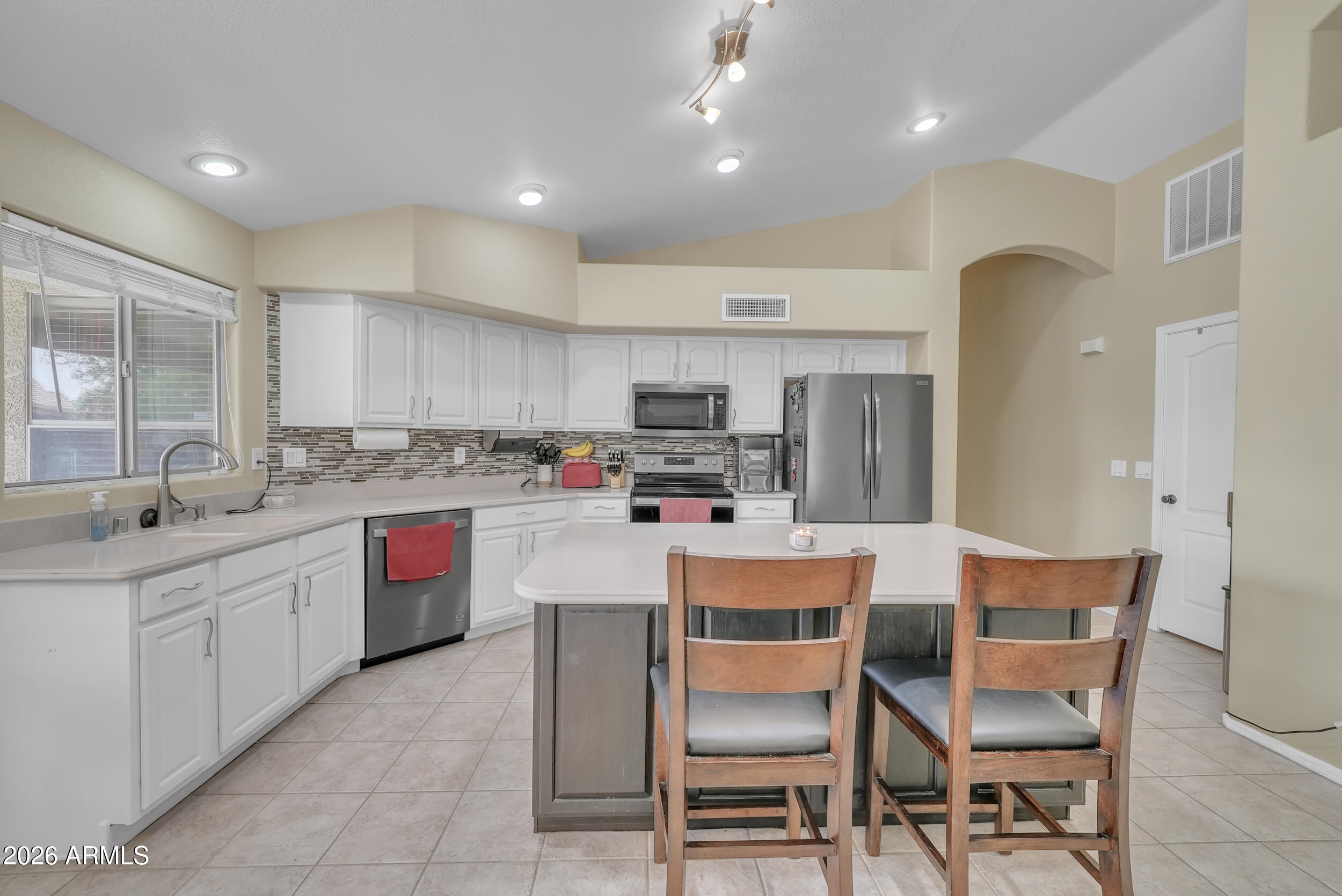 2343 East Kempton Road Chandler, AZ 85225 - Photo 6 of 25 Kitchen