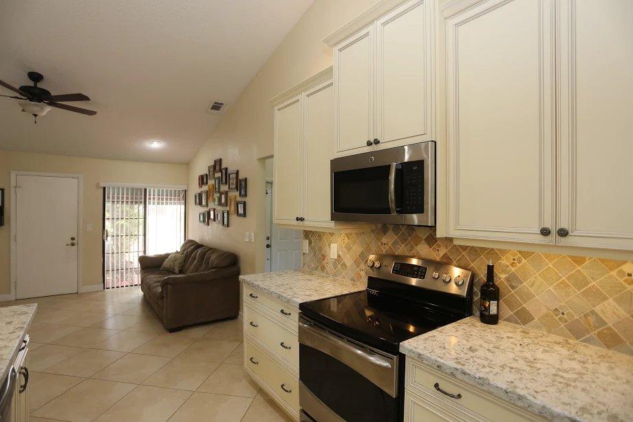 6362 Las Flores Drive Boca Raton, FL 33433 - Photo 11 of 27 Kitchen_-_Family_Room_1