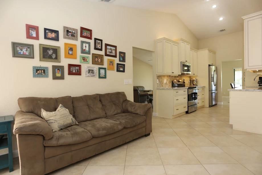 6362 Las Flores Drive Boca Raton, FL 33433 - Photo 8 of 27 Family - Kitchen 2