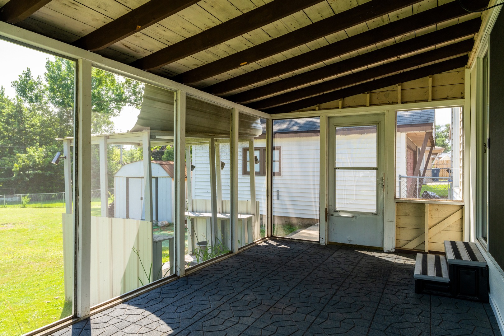 425 South Clarendon Avenue Addison, IL 60101 - Photo 28 of 31