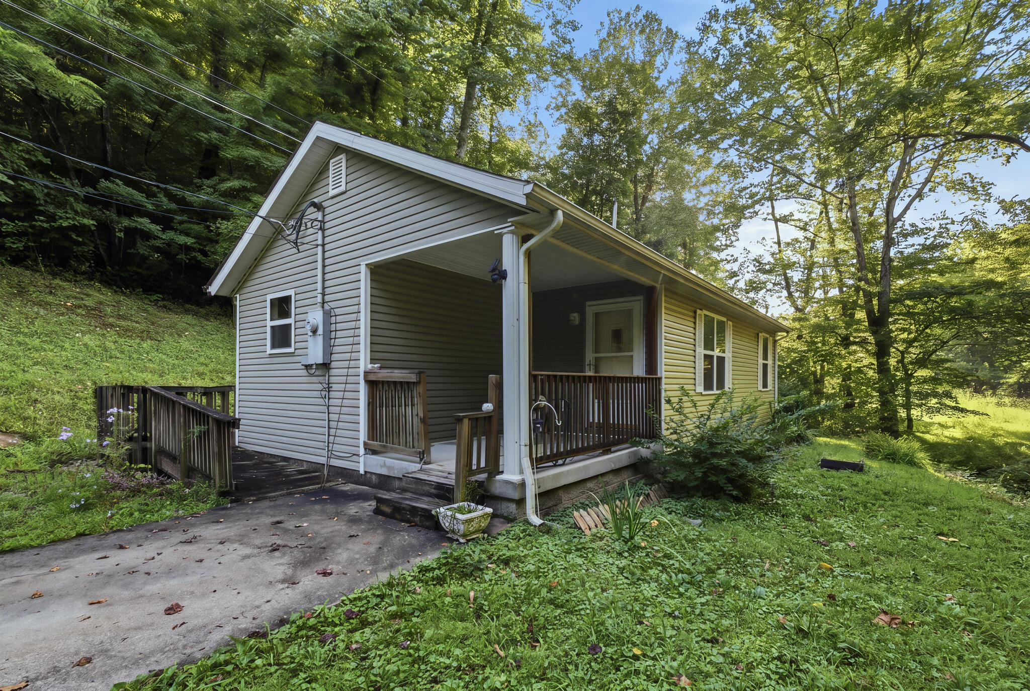 450 Nada Tunnel Road Stanton, KY 40380 - Photo 2 of 24 3_dsc02888_reedit_73374635