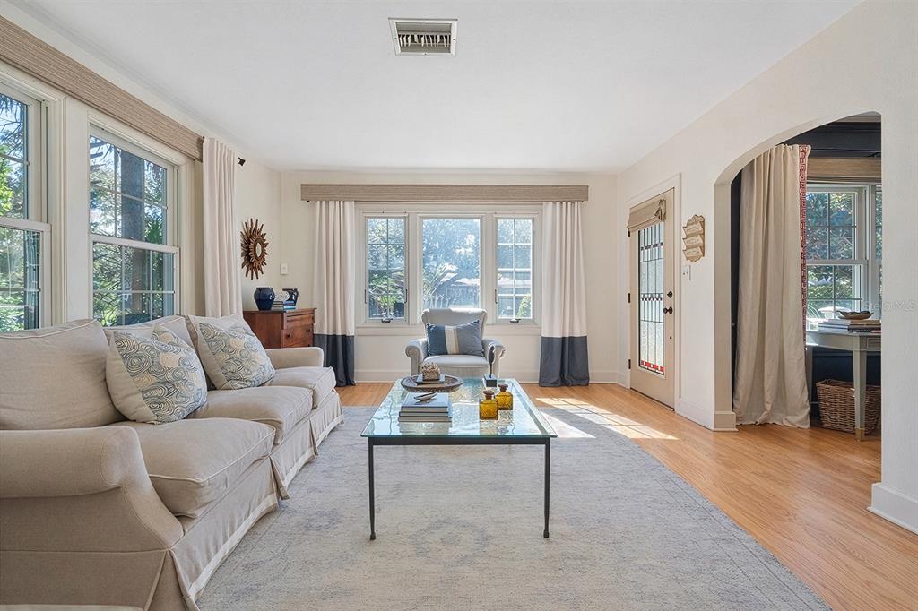 1105 Nottingham Street Orlando, FL 32803 - Photo 3 of 18