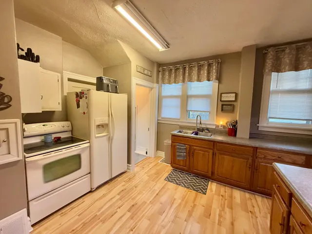 $1,900 | 1201 6th Street Southwest, Willmar, MN 56201