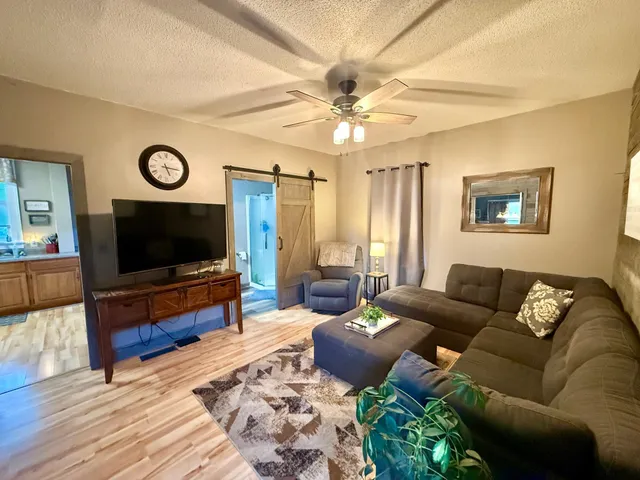 $1,900 | 1201 6th Street Southwest, Willmar, MN 56201