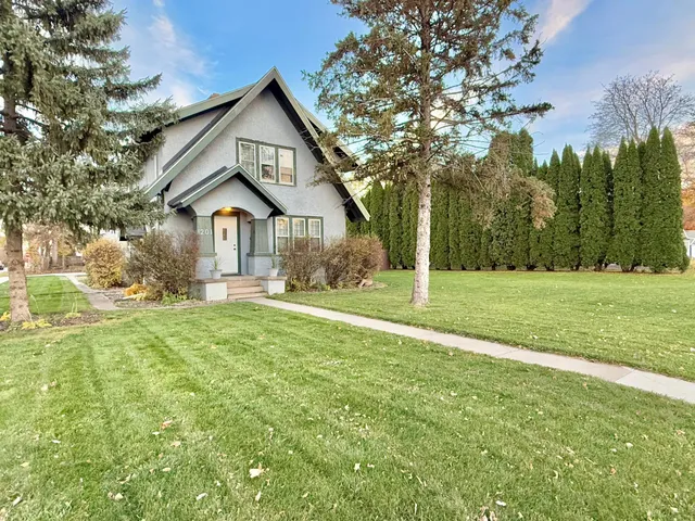 $1,900 | 1201 6th Street Southwest, Willmar, MN 56201