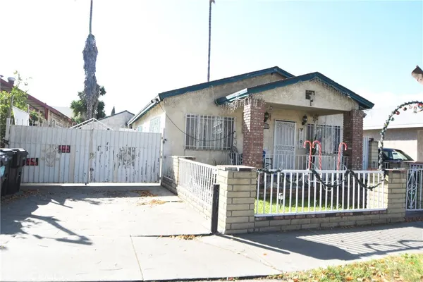 $850,000 | 1741 Gaviota Avenue, Long Beach, CA 90813