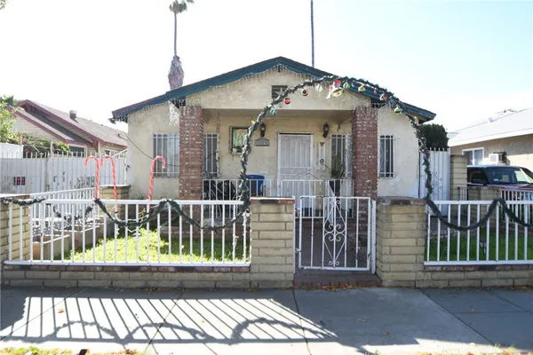 $850,000 | 1741 Gaviota Avenue, Long Beach, CA 90813
