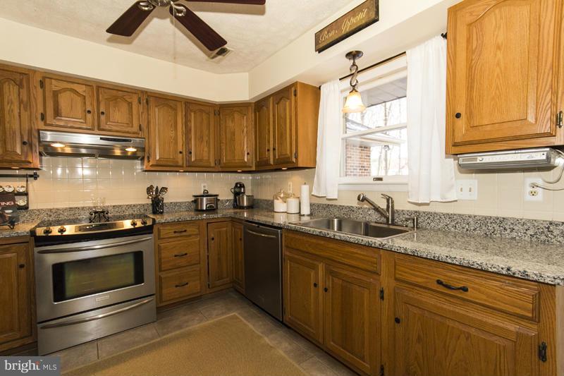 625 Northgate Road Aberdeen, MD 21001 - Photo 12 of 30 Kitchen