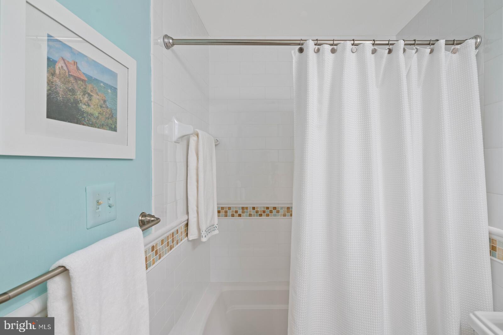7788 Turlock Road Springfield, VA 22153 - Photo 47 of 65 Hall bath with upgraded tile