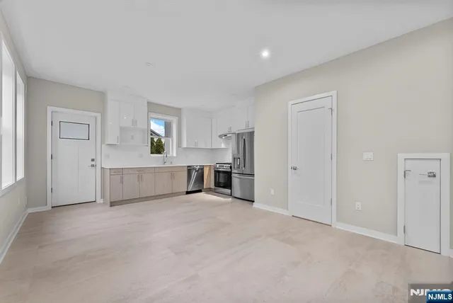 $1,789,000 | 743 Kingsland Avenue, Ridgefield, NJ 07657