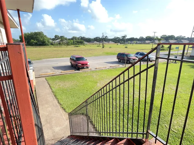 $700 | 3021 Sycamore Avenue, Unit 10, Bay City, TX 77414