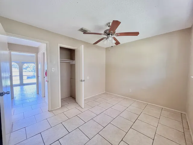 $700 | 3021 Sycamore Avenue, Unit 10, Bay City, TX 77414