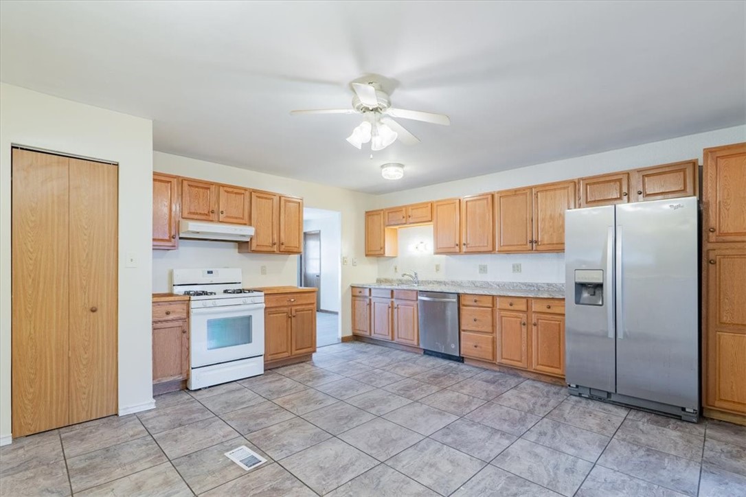 2457 South Marquette Court Decatur, IL 62521 - Photo 6 of 24