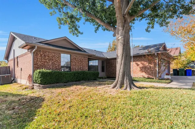 $357,000 | 6516 North Park Drive, Watauga, TX 76148