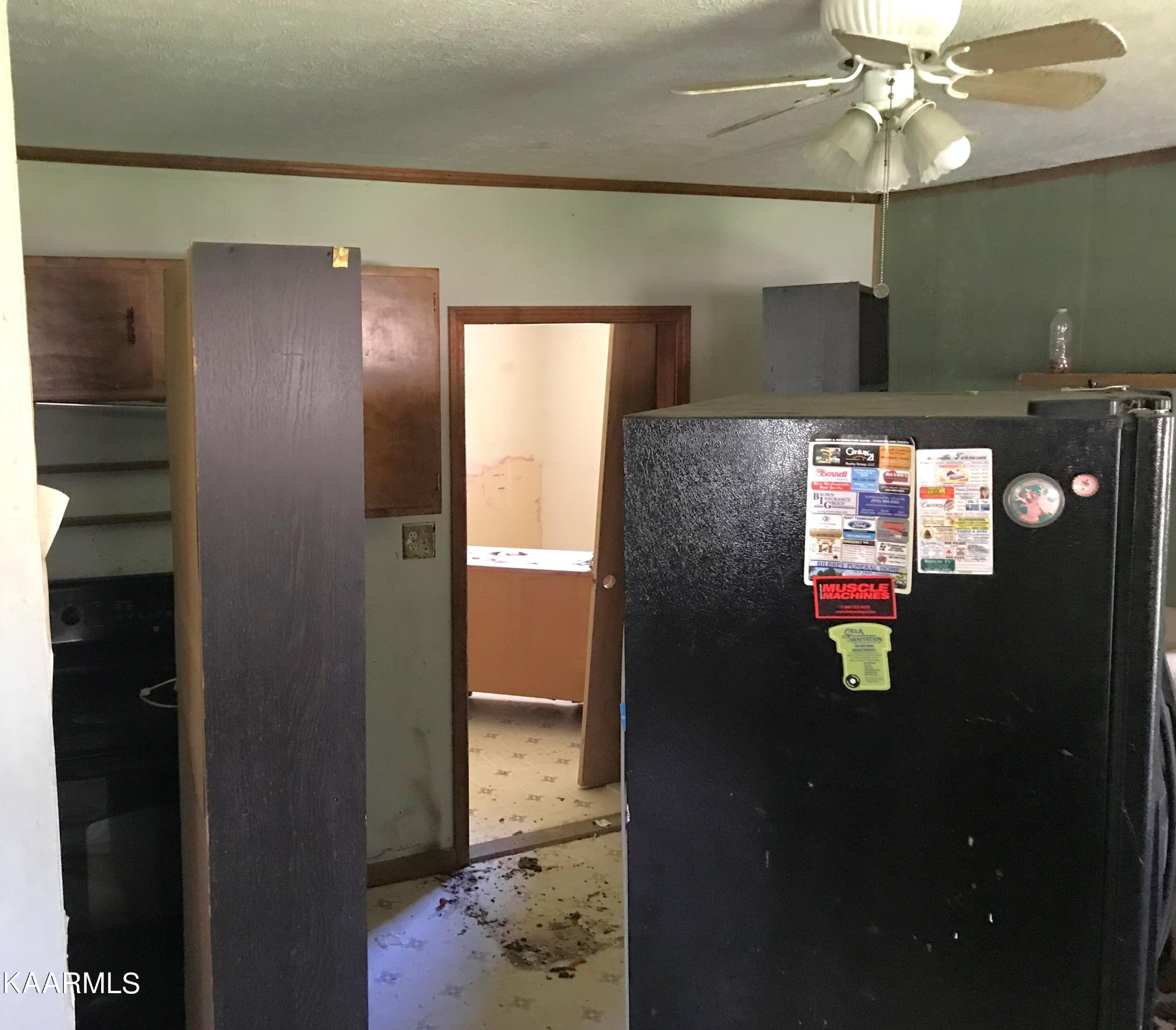 1679 Hillendale Road Crossville, TN 38572 - Photo 39 of 52 a view of a livingroom with a hallway