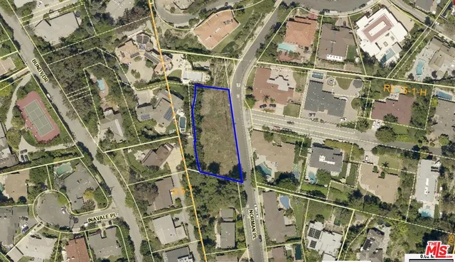 $2,400,000 | 875 North Norman Place, Los Angeles, CA 90049