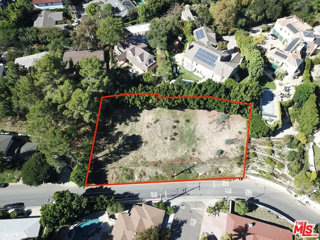 $2,400,000 | 875 North Norman Place, Los Angeles, CA 90049