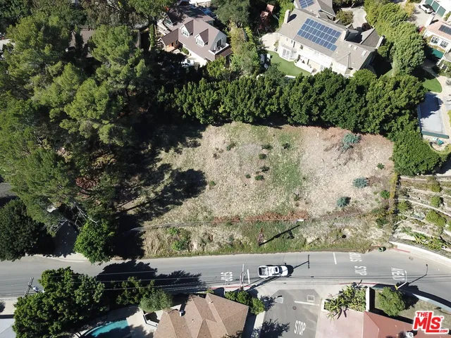 $2,400,000 | 875 North Norman Place, Los Angeles, CA 90049