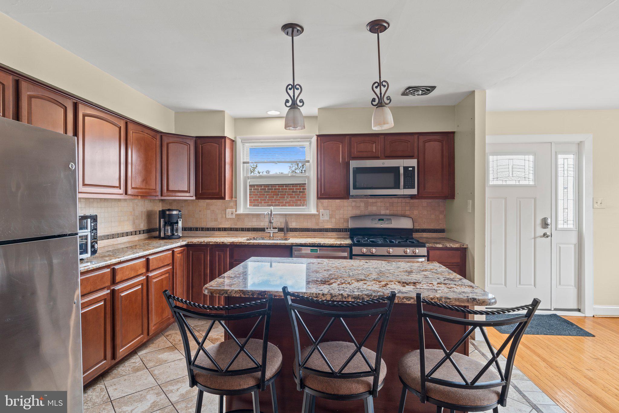 760 Hill Road Philadelphia, PA 19128 - Photo 4 of 33 Gallery Image 4