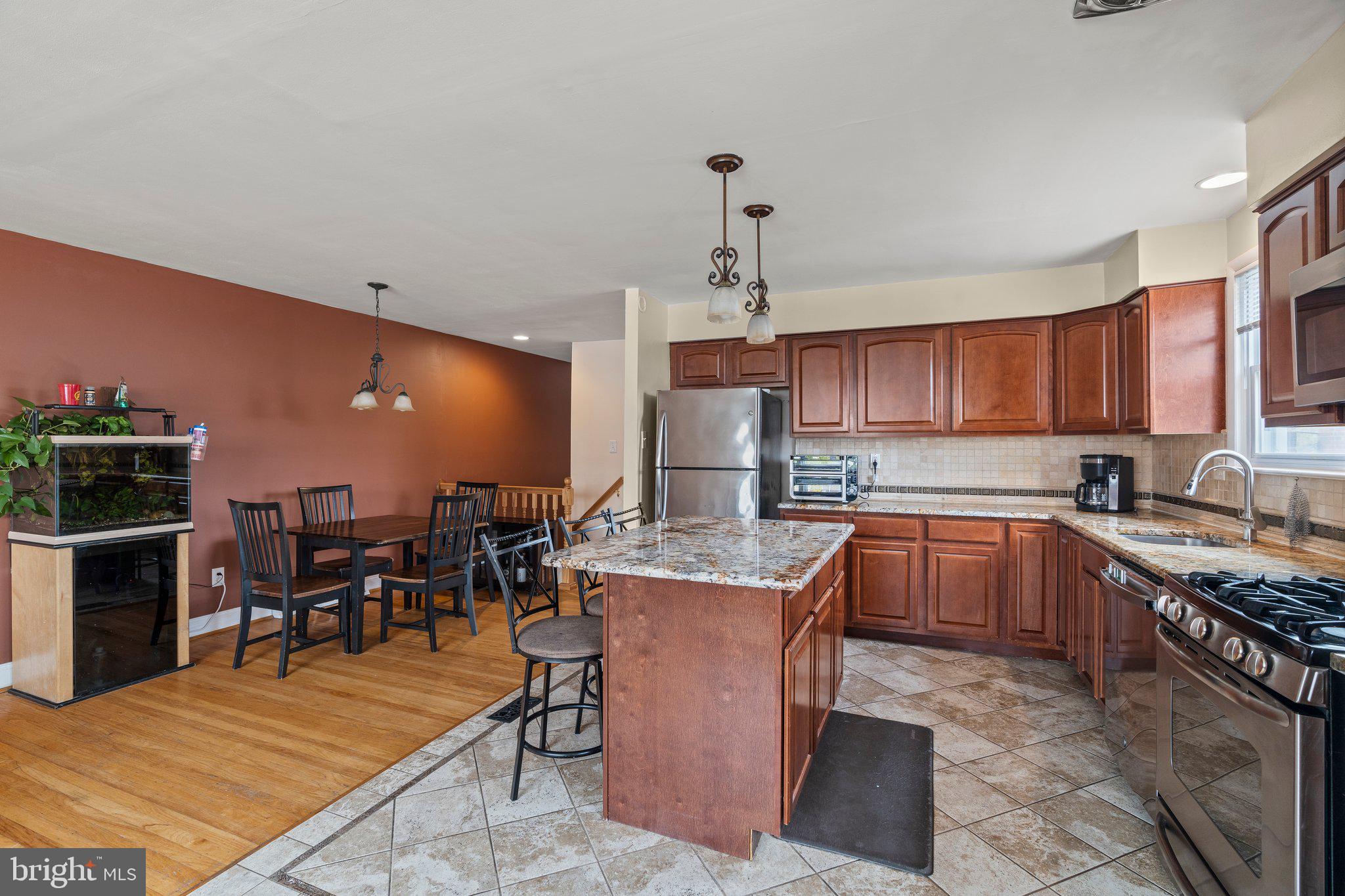 760 Hill Road Philadelphia, PA 19128 - Photo 6 of 33 Gallery Image 6