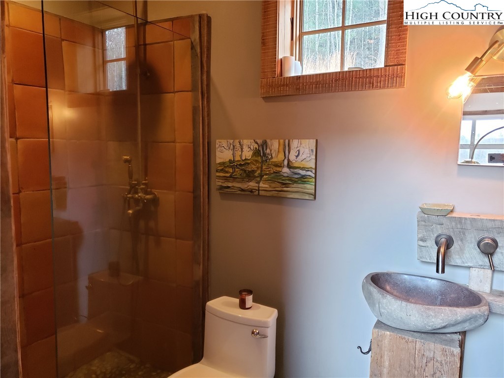 2429 Gold Hill Road Independence, VA 24348 - Photo 15 of 33 Gallery Image 15