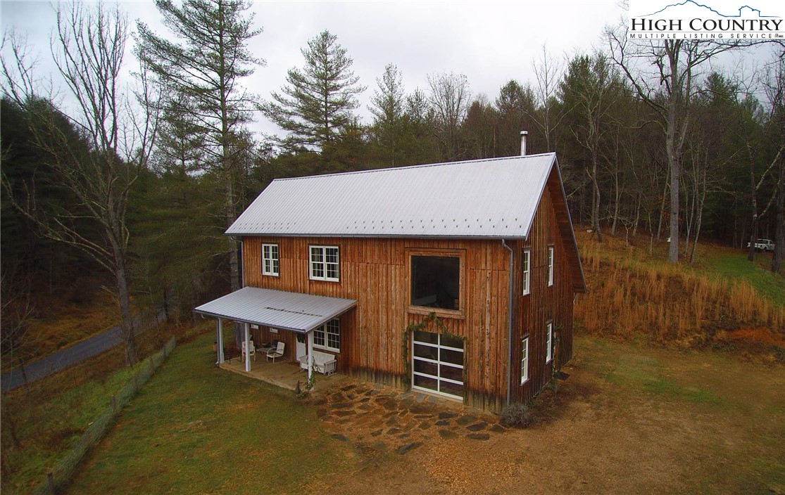 2429 Gold Hill Road Independence, VA 24348 - Photo 5 of 33 Gallery Image 5
