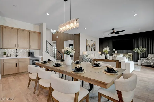 $1,099,999 | 10226 Bismarck Palms Avenue, Las Vegas, NV 89166