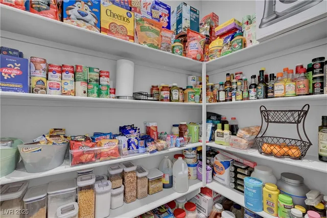 $1,099,999 | 10226 Bismarck Palms Avenue, Las Vegas, NV 89166