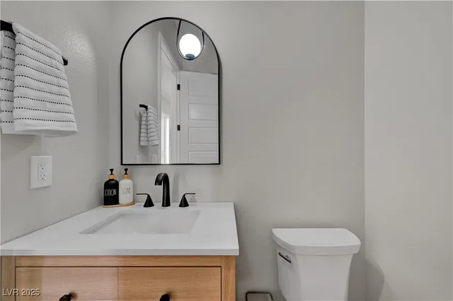 $1,099,999 | 10226 Bismarck Palms Avenue, Las Vegas, NV 89166