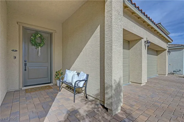 $1,099,999 | 10226 Bismarck Palms Avenue, Las Vegas, NV 89166
