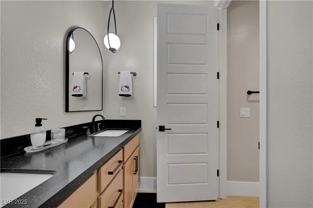 $1,099,999 | 10226 Bismarck Palms Avenue, Las Vegas, NV 89166