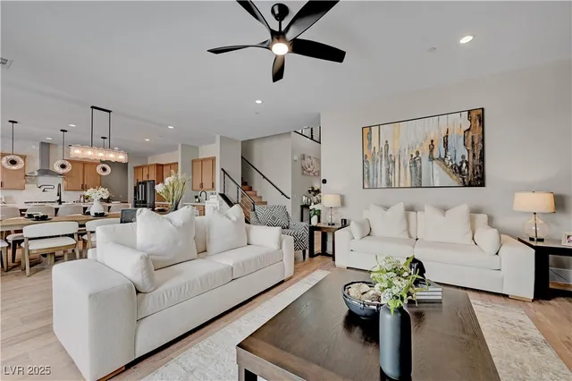 $1,099,999 | 10226 Bismarck Palms Avenue, Las Vegas, NV 89166