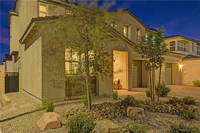 $1,099,999 | 10226 Bismarck Palms Avenue, Las Vegas, NV 89166