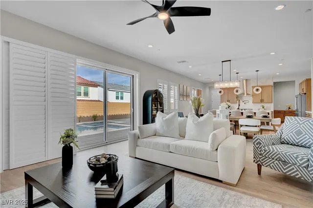 $1,099,999 | 10226 Bismarck Palms Avenue, Las Vegas, NV 89166