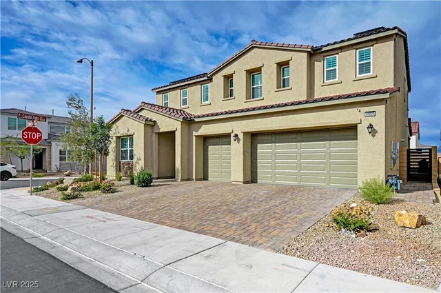 $1,099,999 | 10226 Bismarck Palms Avenue, Las Vegas, NV 89166