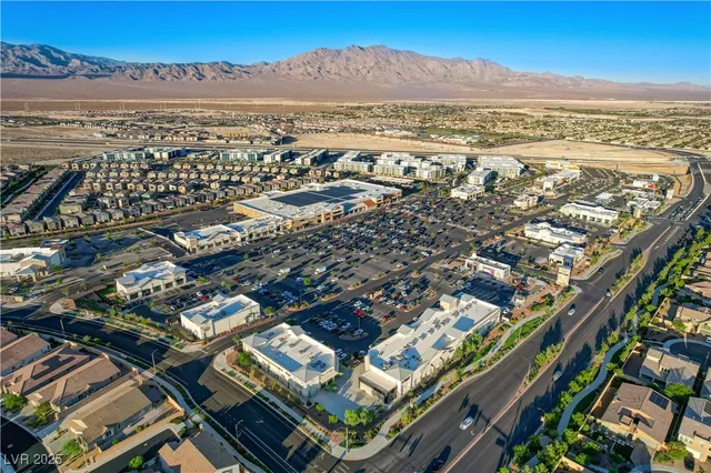 $1,099,999 | 10226 Bismarck Palms Avenue, Las Vegas, NV 89166