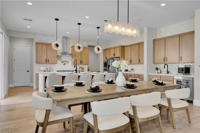 $1,099,999 | 10226 Bismarck Palms Avenue, Las Vegas, NV 89166