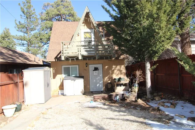 $1,400 | 731 Holmes Lane, Sugarloaf, CA 92386