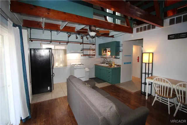 $1,400 | 731 Holmes Lane, Sugarloaf, CA 92386