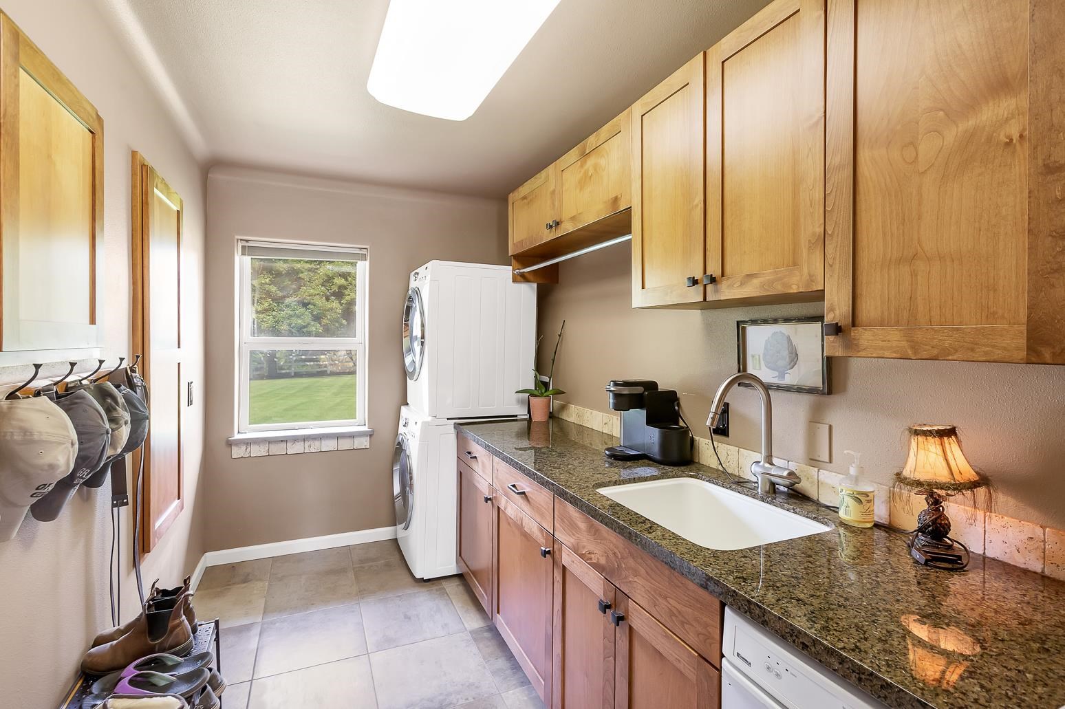 7232 South Hatch Road Spokane, WA 99223 - Photo 10 of 47