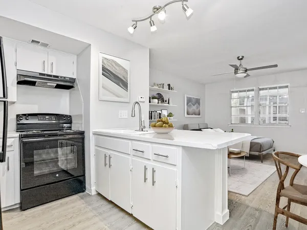 $1,094 | 6811 Great Northern Boulevard, Unit C, Austin, TX 78757