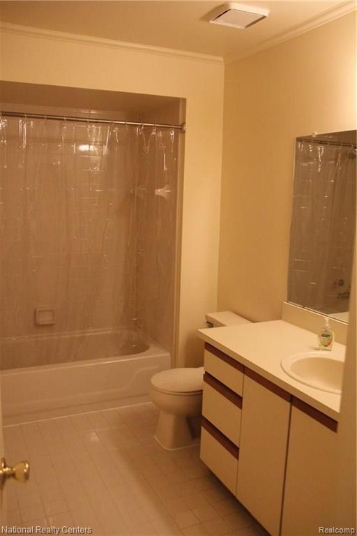 534 Tennyson Rochester Hills, MI 48307 - Photo 21 of 29