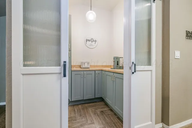 $304,000 | 1404 Southwest 61st Avenue, Amarillo, TX 79118