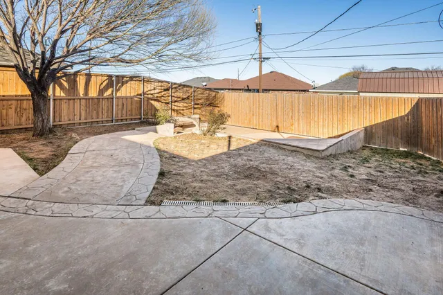 $304,000 | 1404 Southwest 61st Avenue, Amarillo, TX 79118