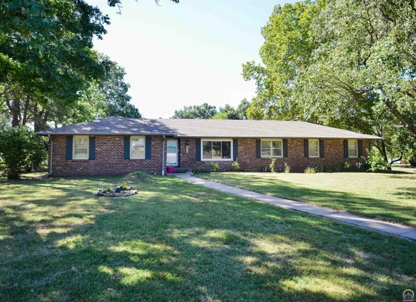 $299,900 | 2061 Prairie Lane, Emporia, KS 66801